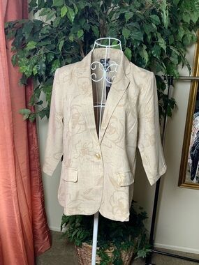 Soho Apparel Cream Floral Single-Button Blazer